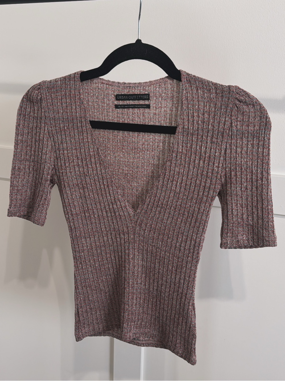 Urban Outfitters Ribbed V-Neck Short Sleeve Top - Mauve Mix